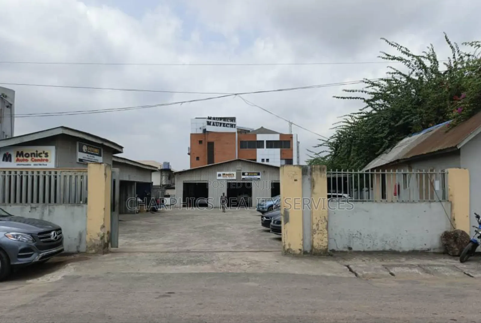 ‎Land Size: 1030sqm ‎Title: C of O in Ikeja