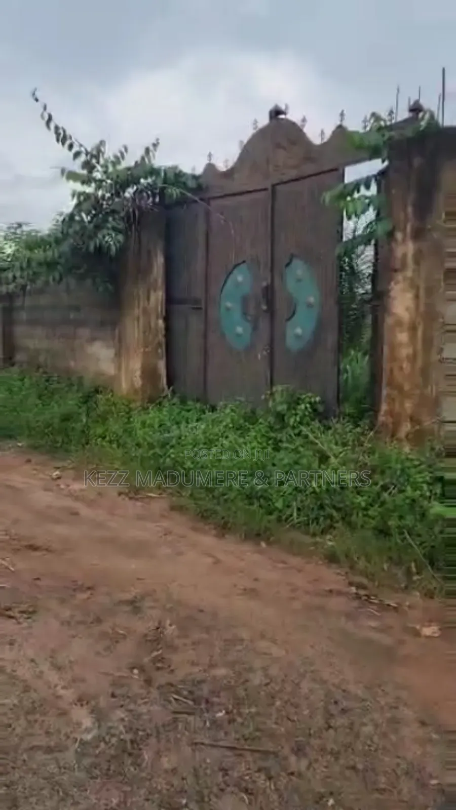 For Sale : 3 Fenced With Gate at Ogbosisi Rd Egbu Owerri in Owerri