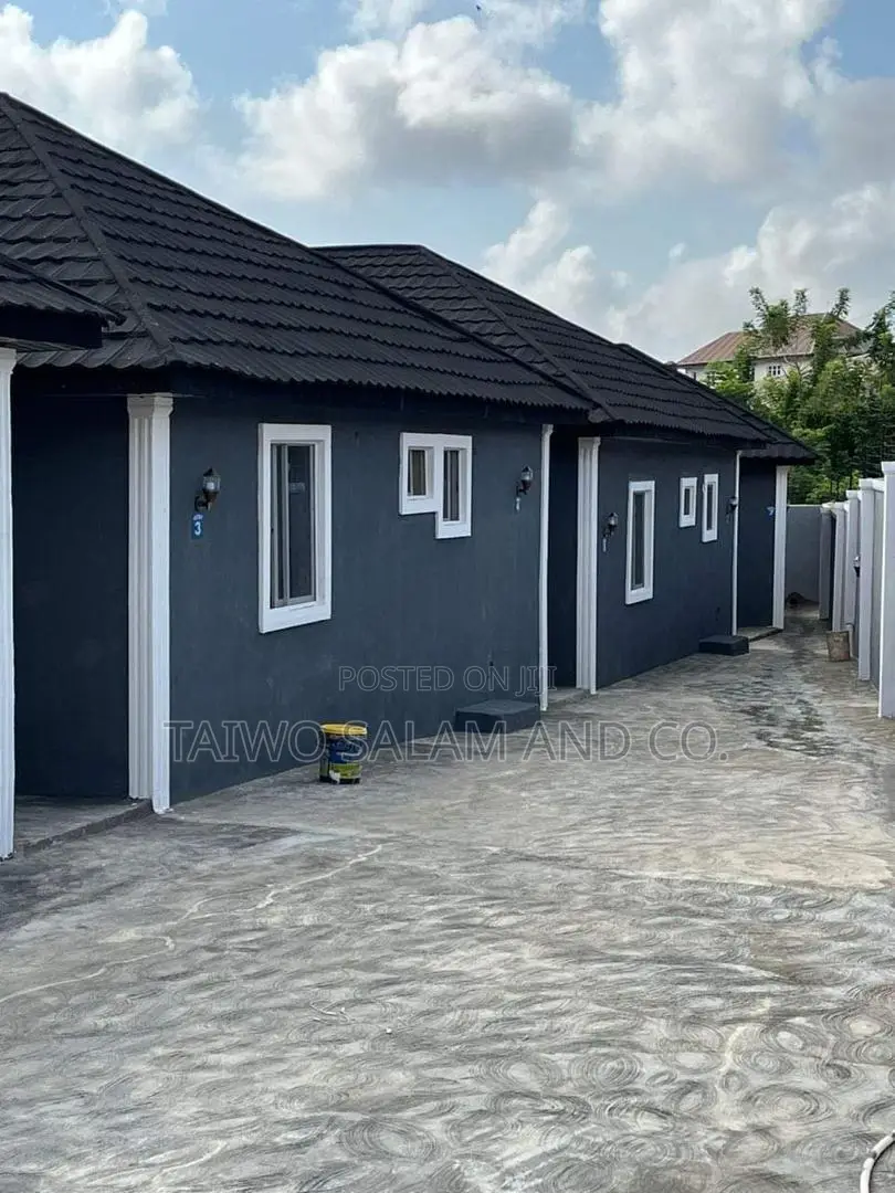 1bdrm Block of Flats in Akala Express for sale in Akala Express