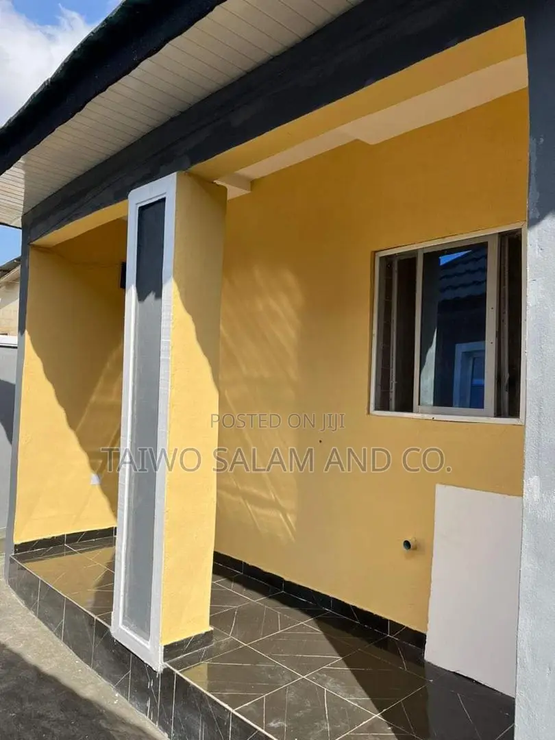1bdrm Block of Flats in Akala Express for sale in Akala Express