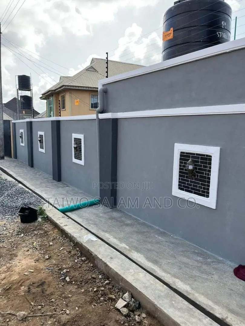 1bdrm Block of Flats in Akala Express for sale in Akala Express