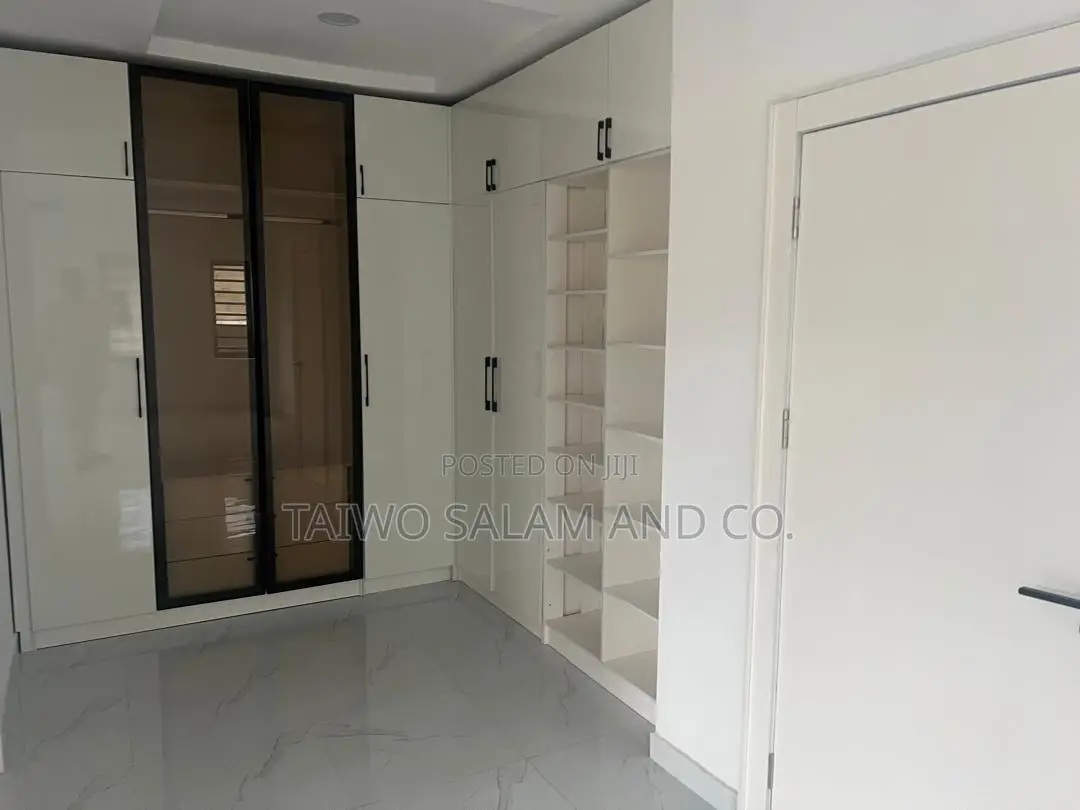 4bdrm Duplex in Oluyole Estate for sale in Oluyole Estate