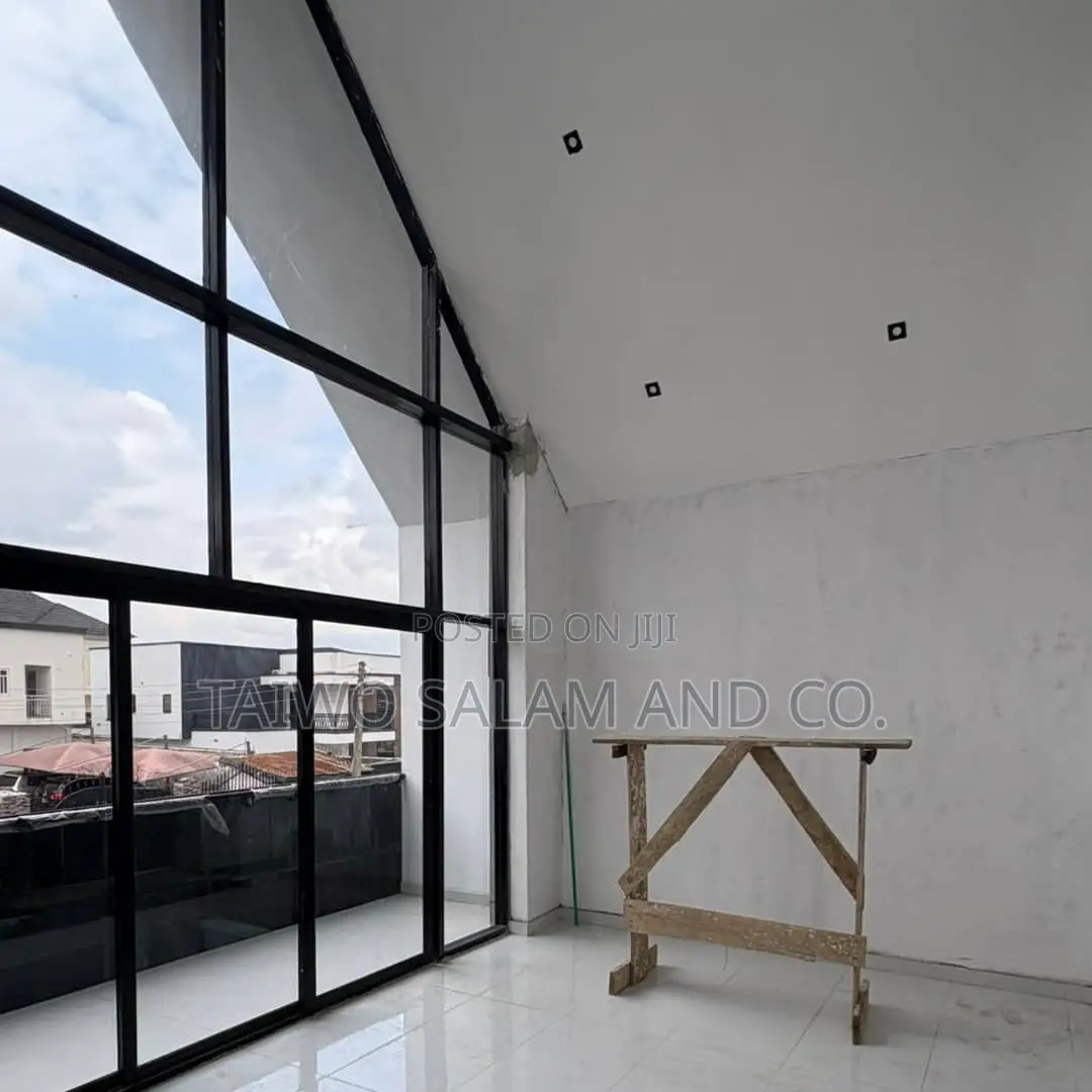 3bdrm Duplex in Akobo for sale in Akobo