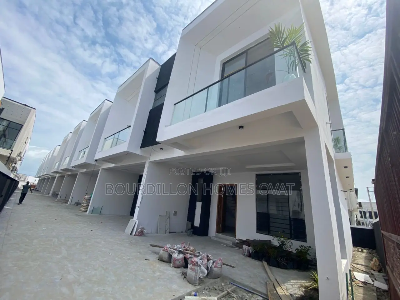 4bdrm Duplex in Ikota for sale in Ikota