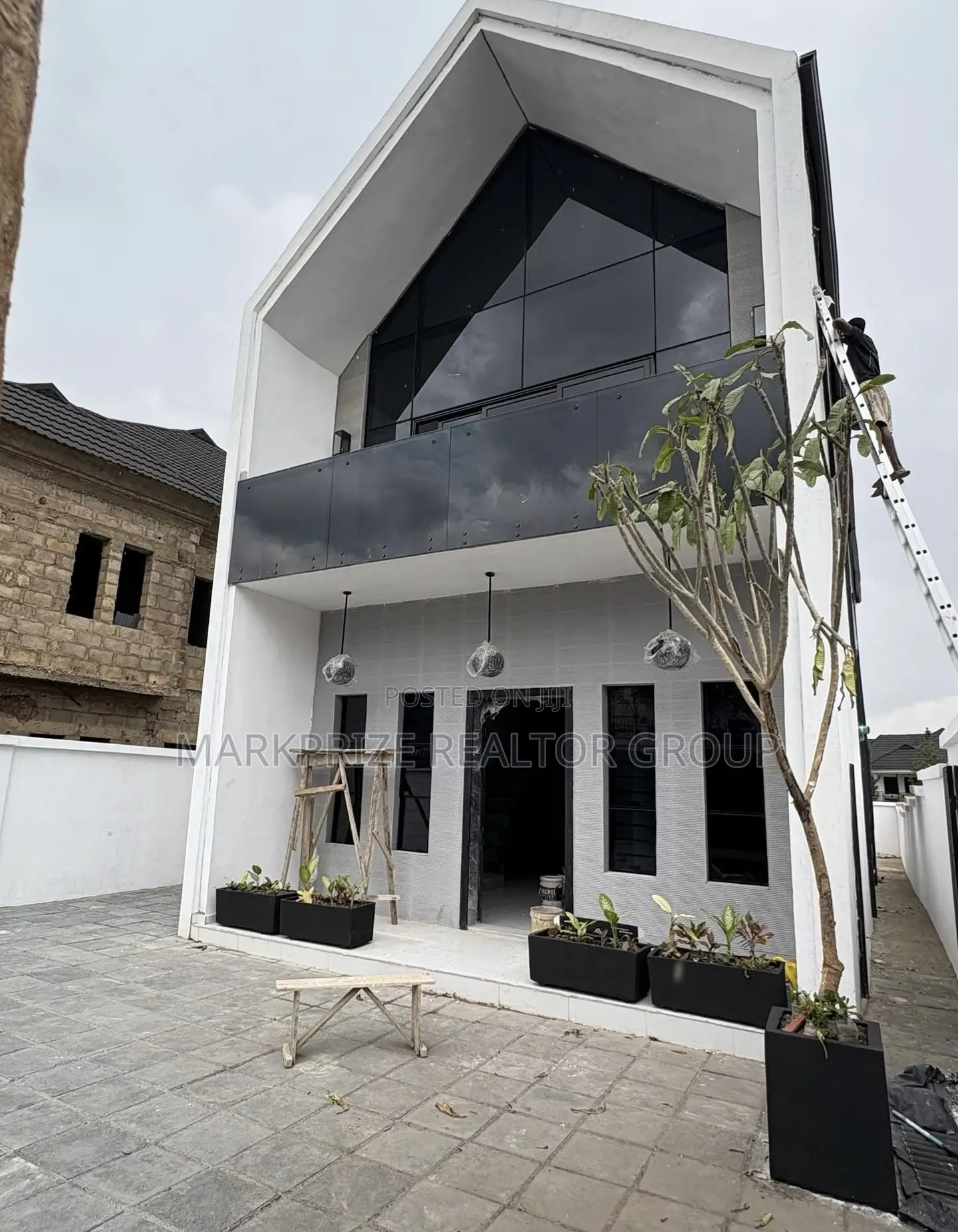 3bdrm Duplex in Kolapo Ishola Gra, for sale in Ibadan