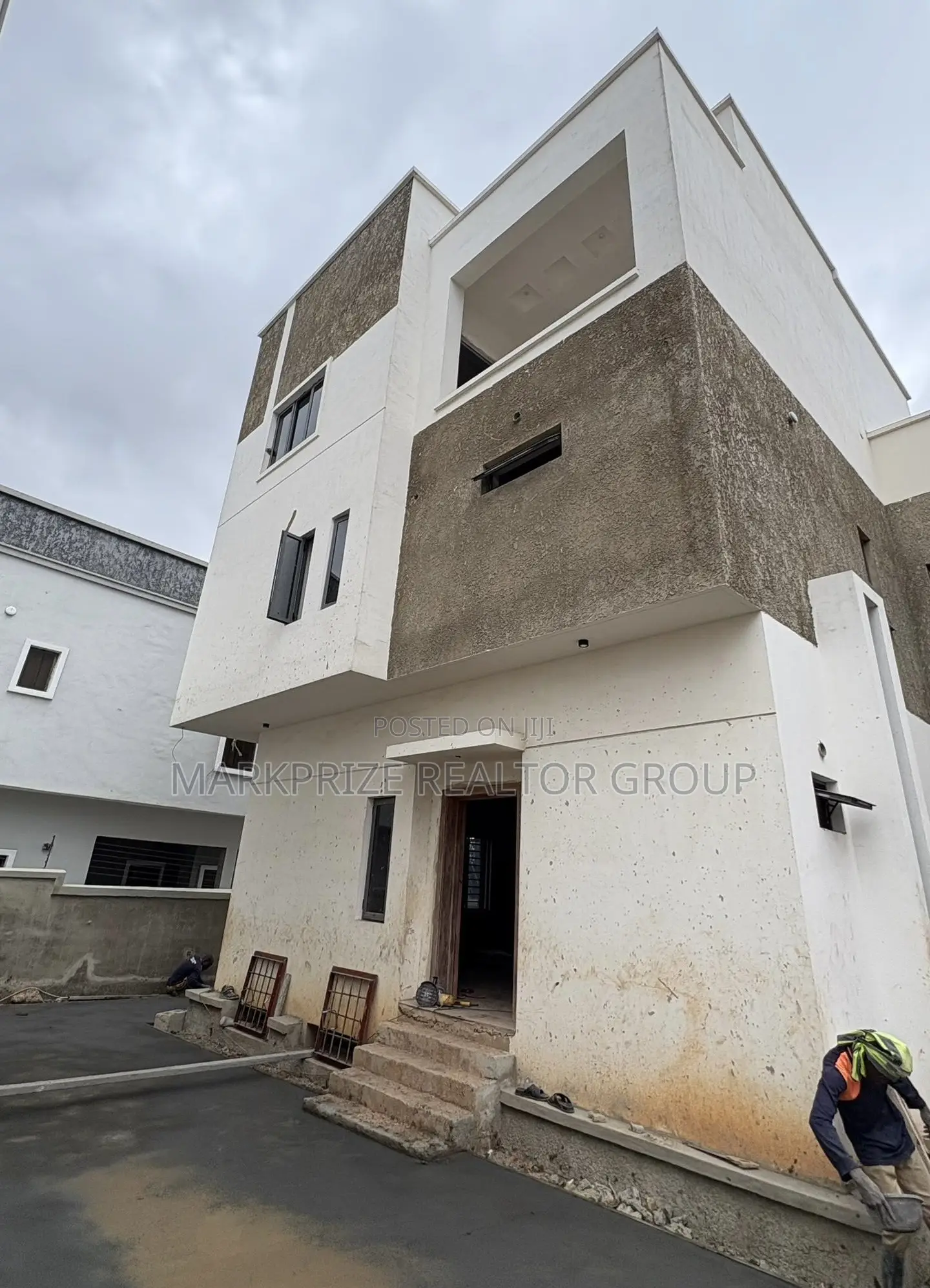 4bdrm Duplex in Kolapo Ishola Gra, for sale in Ibadan
