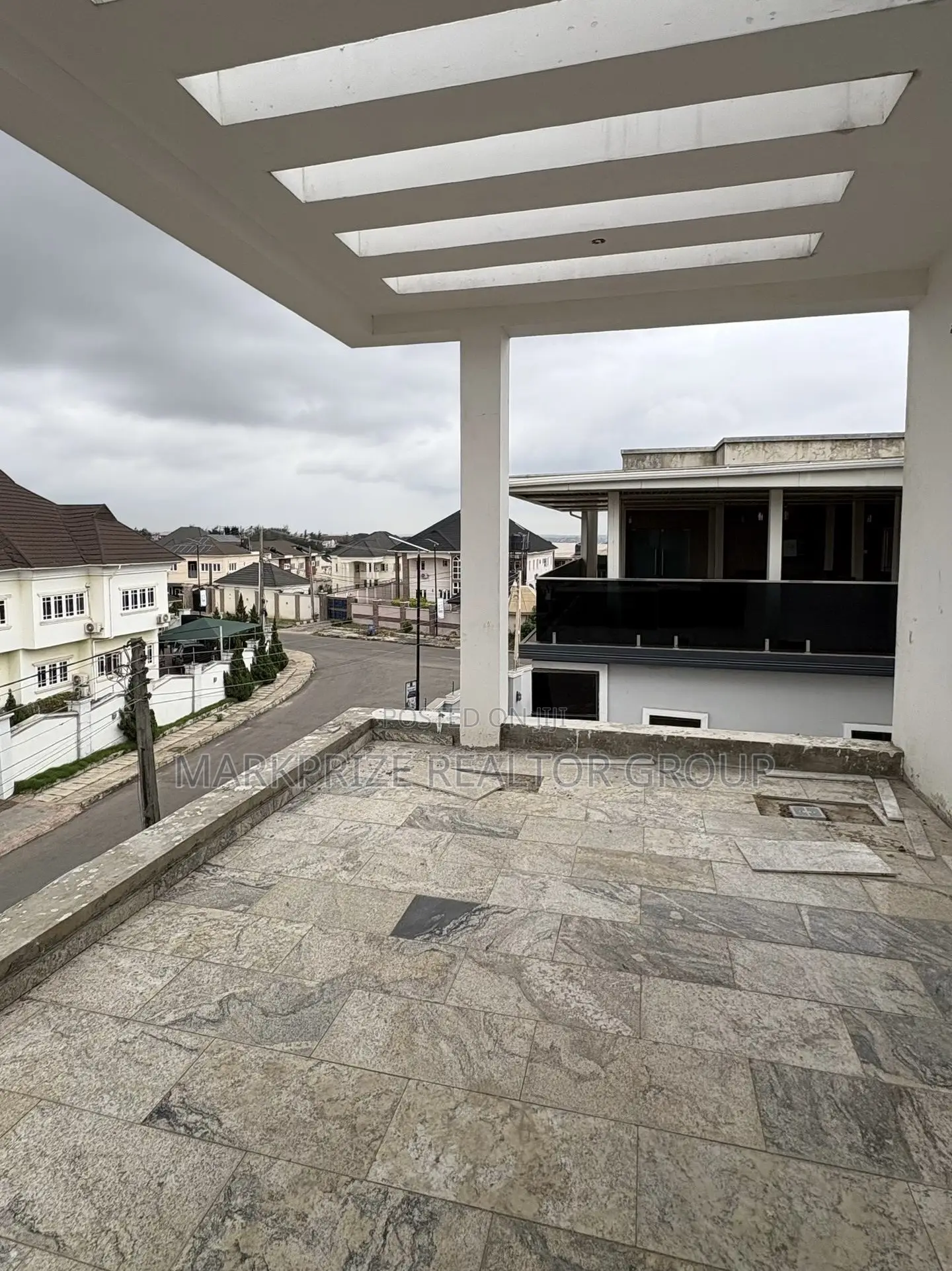 4bdrm Duplex in Kolapo Ishola Gra, for sale in Ibadan