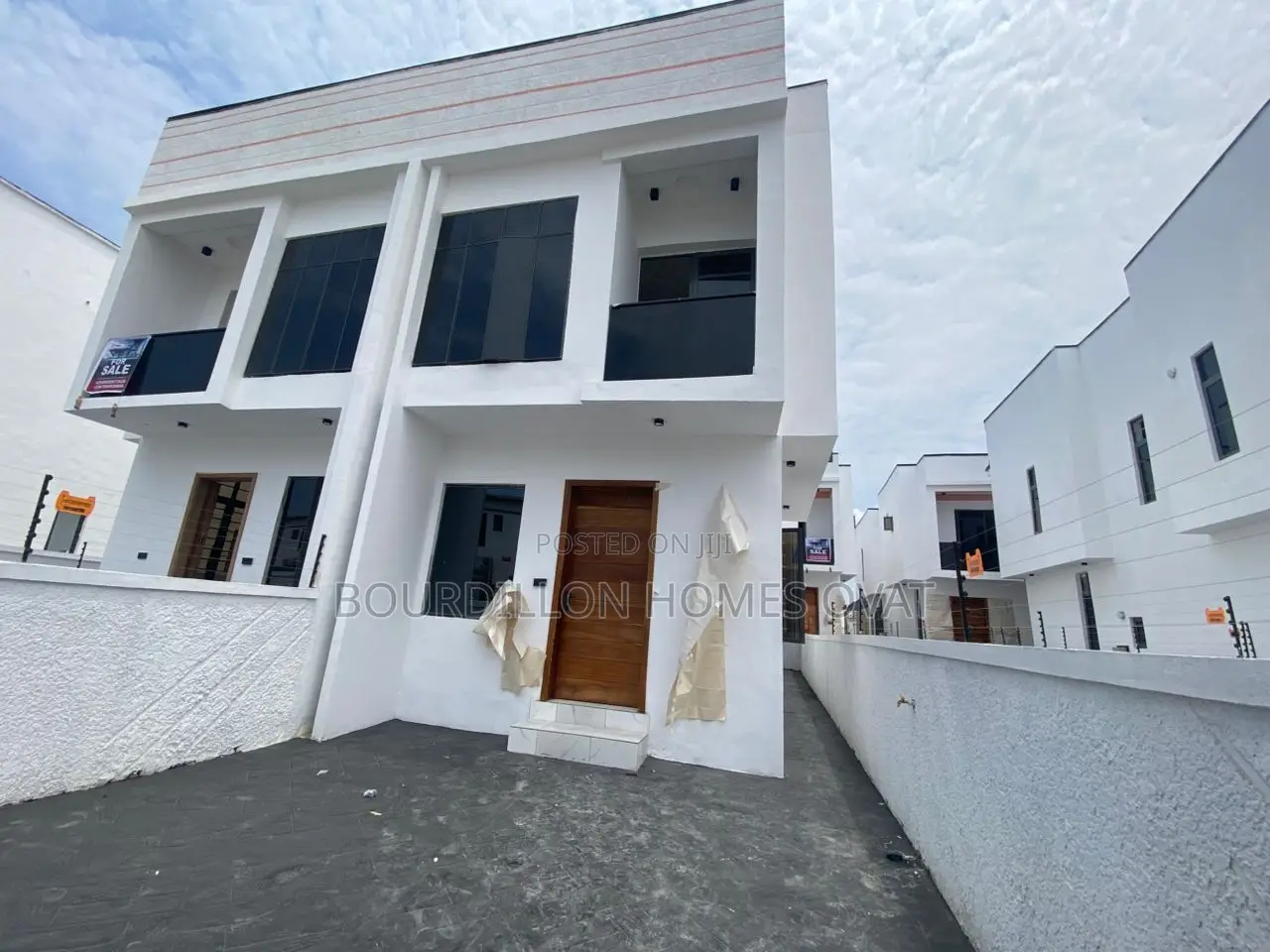 4bdrm Duplex in Ikota for sale in Ikota