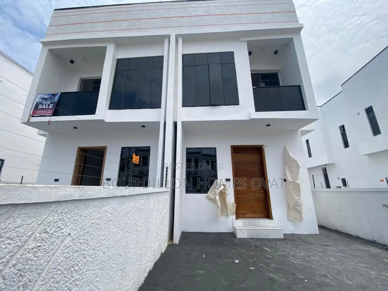 4bdrm Duplex in Ikota for sale in Ikota