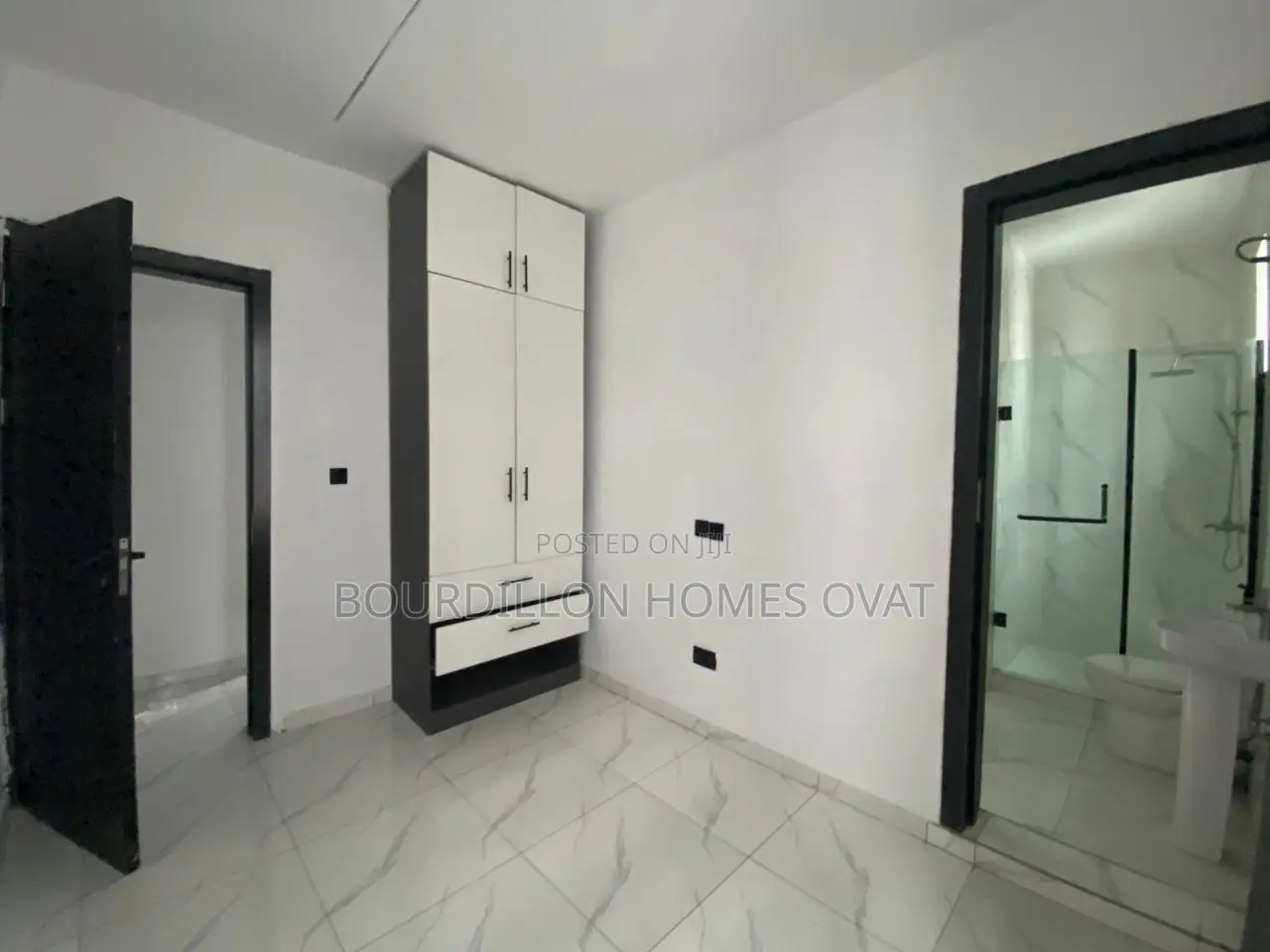 4bdrm Duplex in Ikota for sale in Ikota