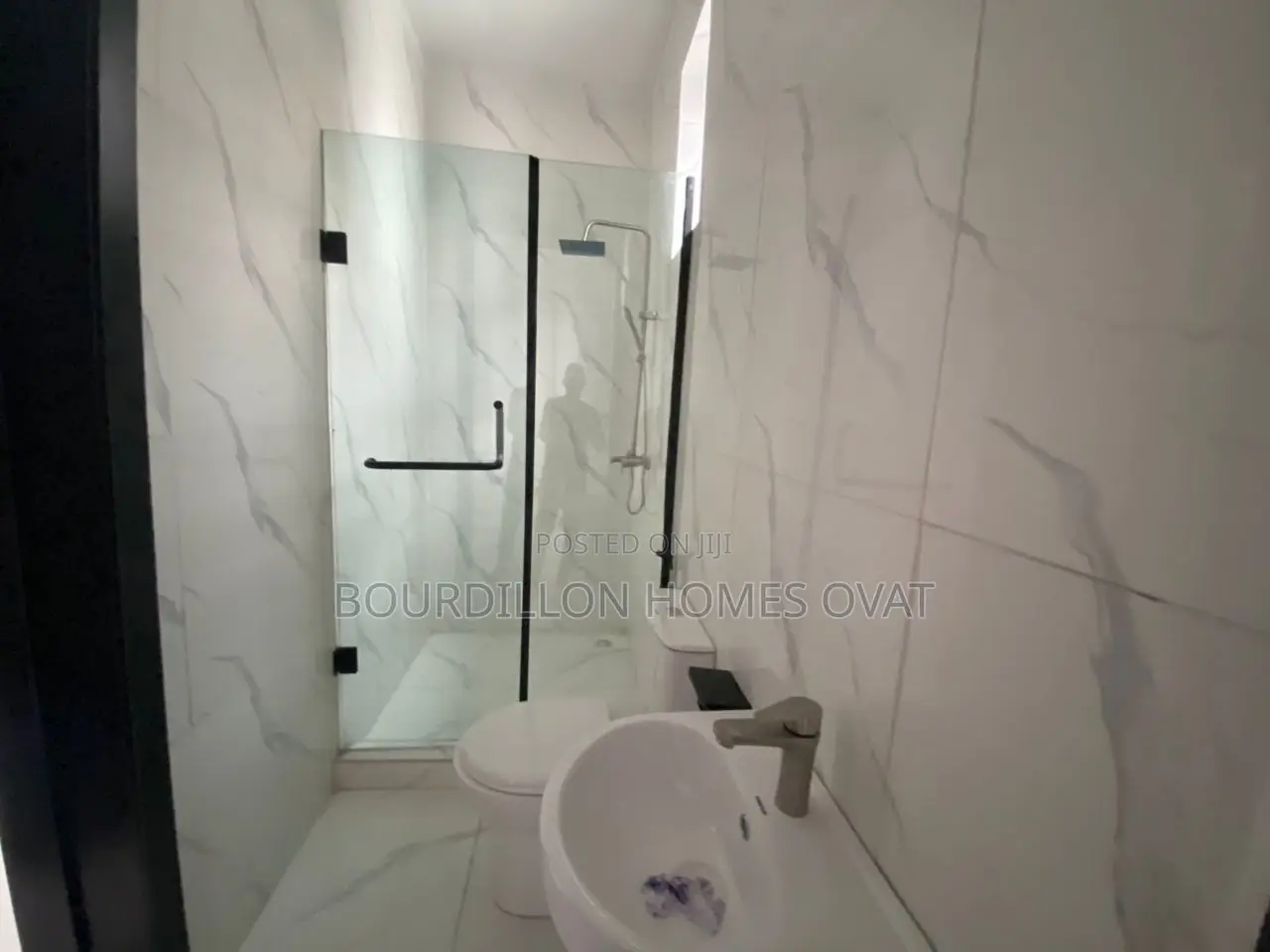 4bdrm Duplex in Ikota for sale in Ikota