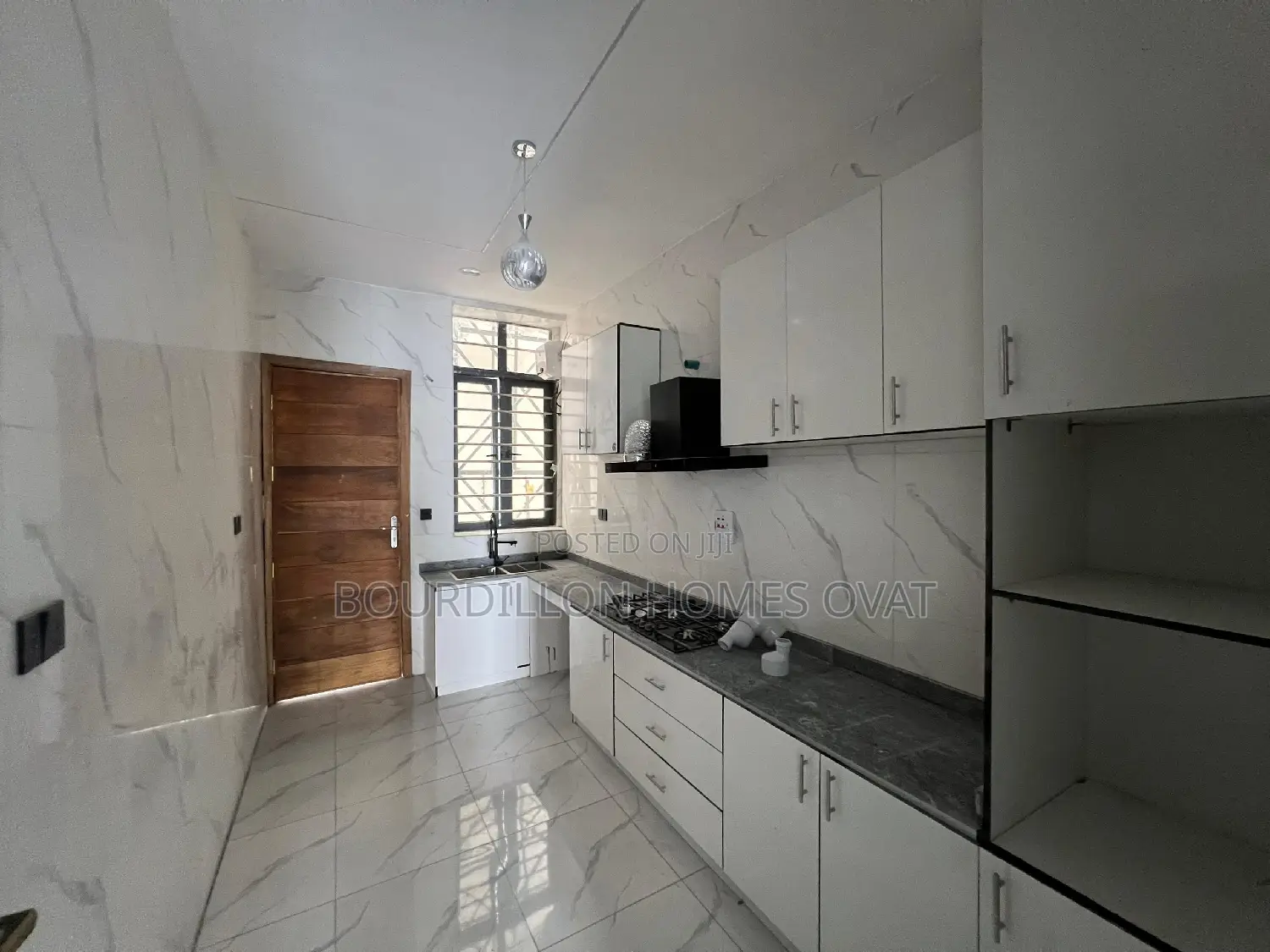 3bdrm Duplex in Ikota for sale in Ikota