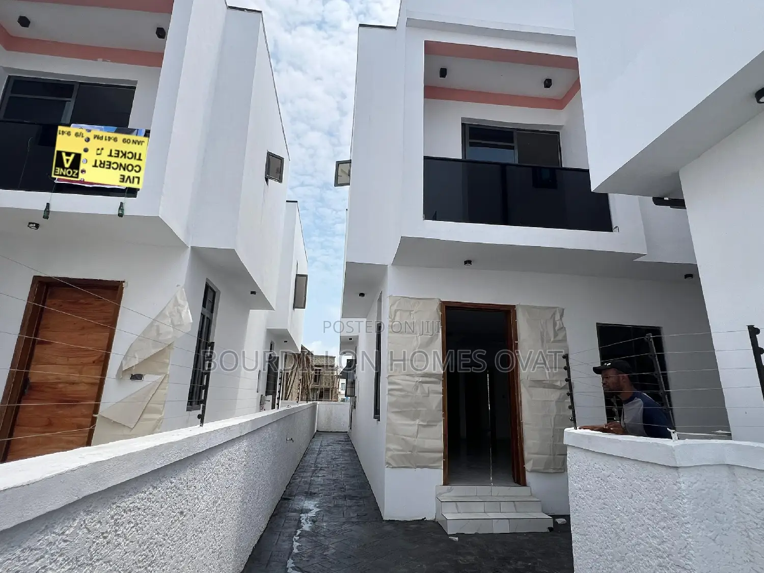4bdrm Duplex in Ikota for sale in Ikota