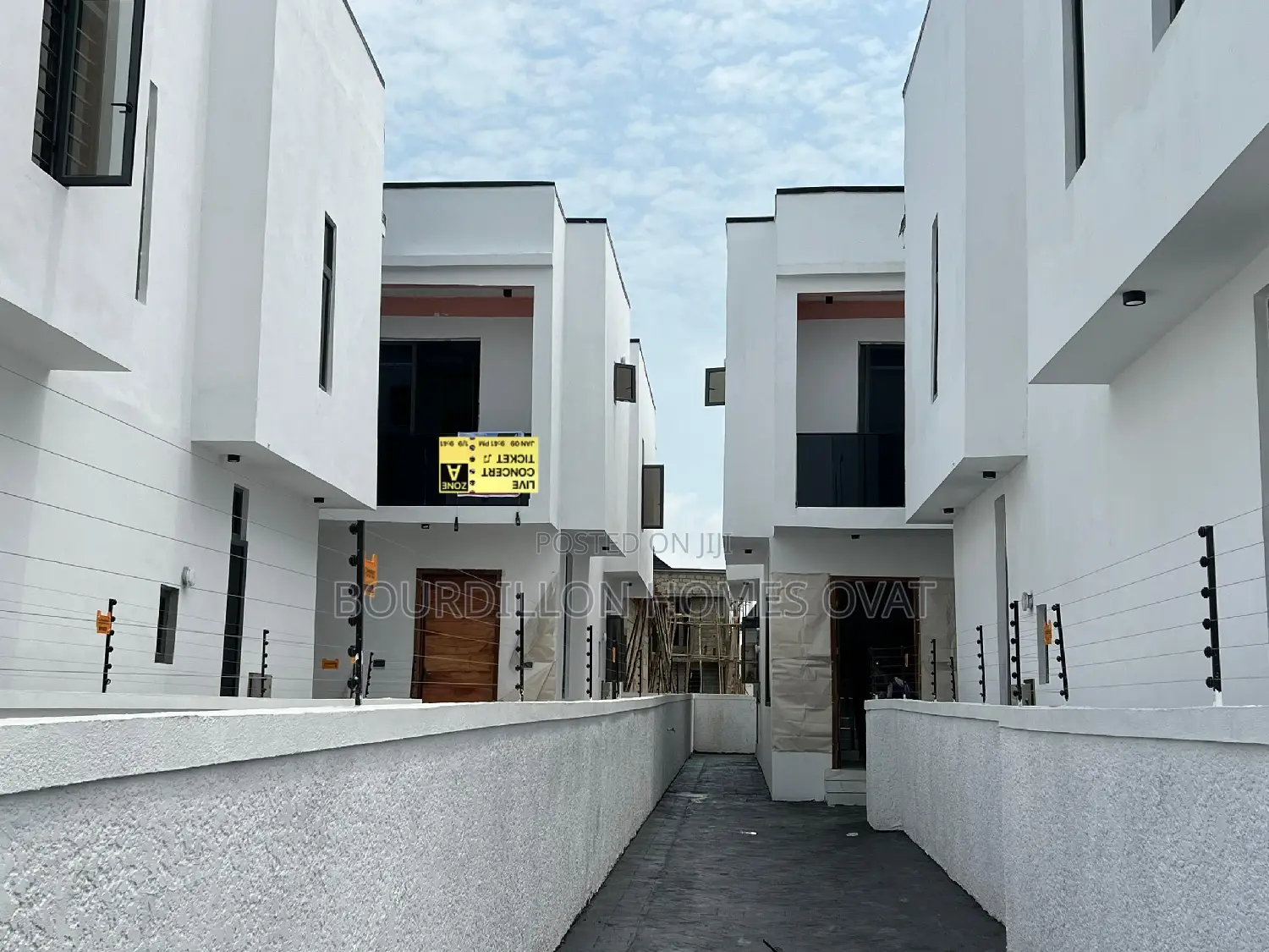 4bdrm Duplex in Ikota for sale in Ikota