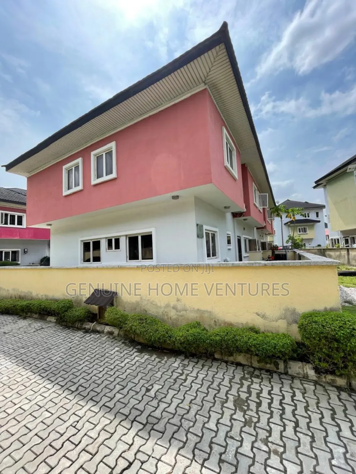 4bdrm Duplex in Osapa London for sale in Osapa london