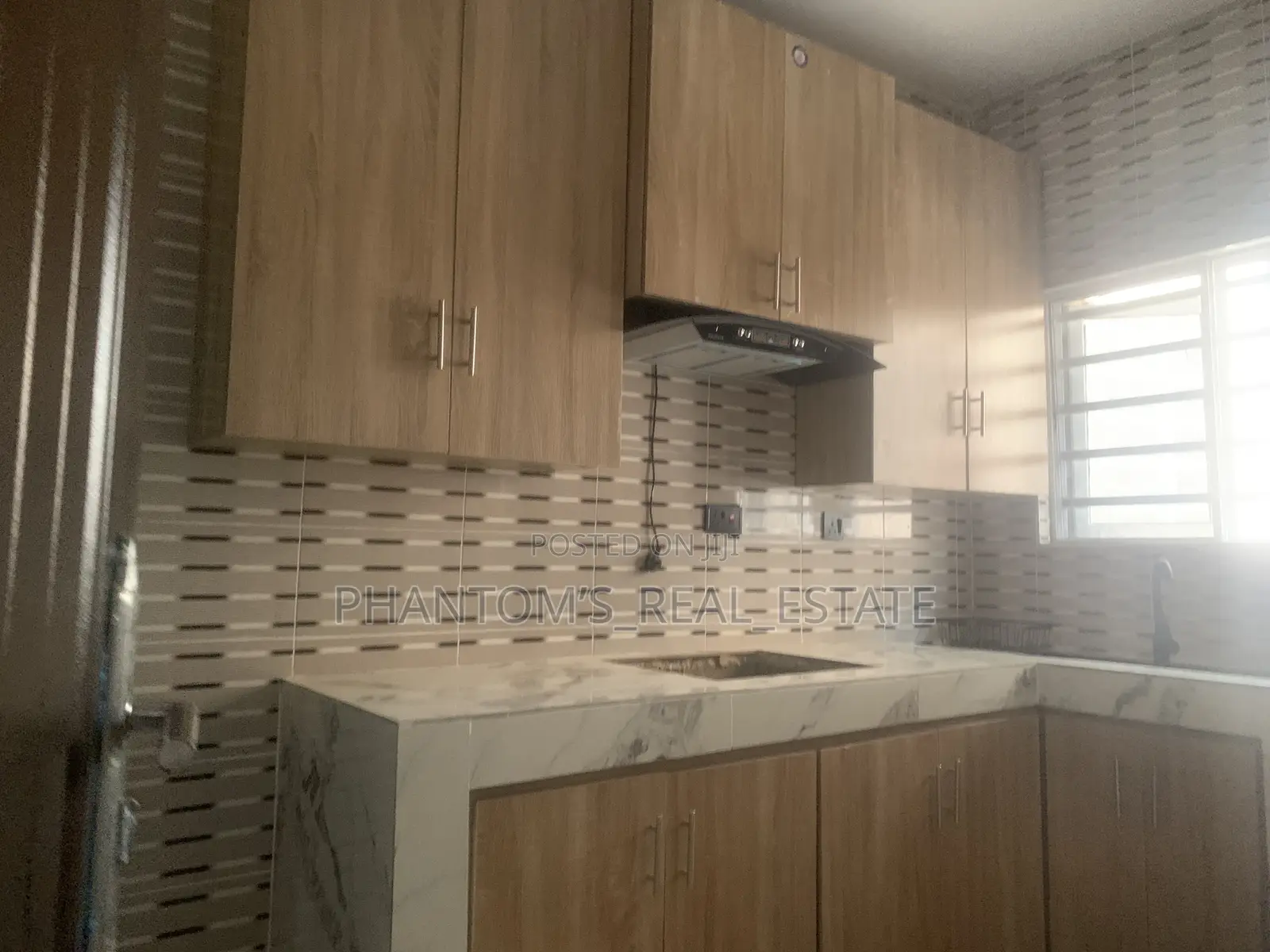 2bdrm Block of Flats in Limit, Benin City for sale in Benin City