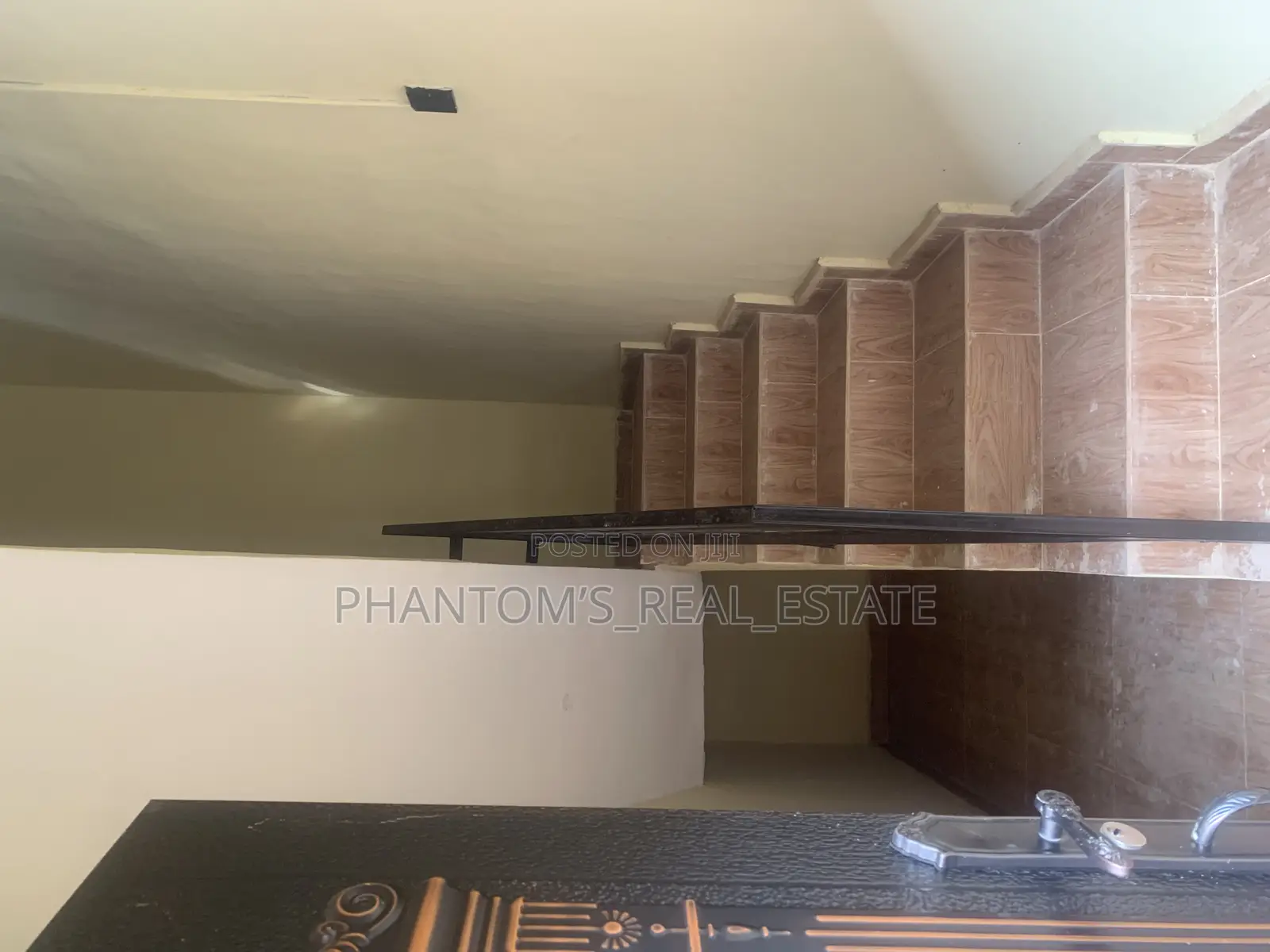 2bdrm Block of Flats in Limit, Benin City for sale in Benin City