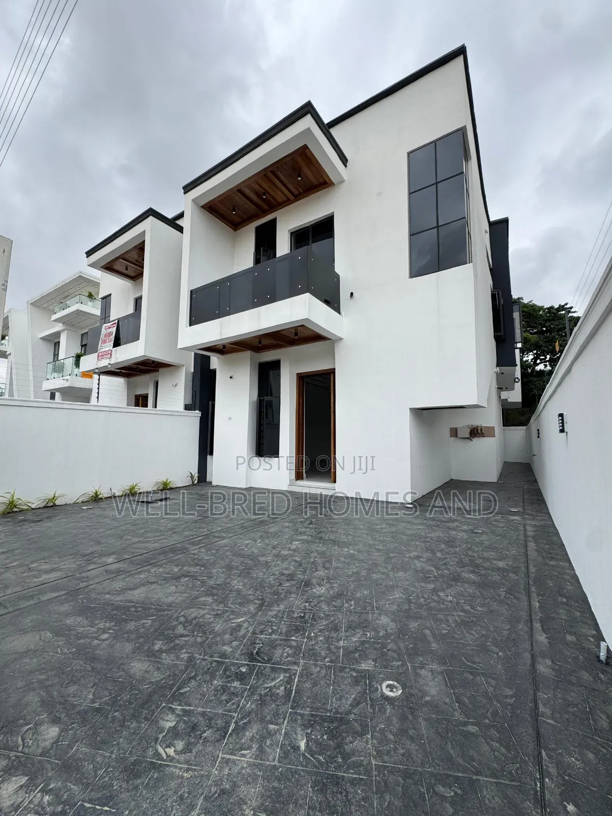 4bdrm Duplex in Chevron Lekki Lagos for sale in Lekki