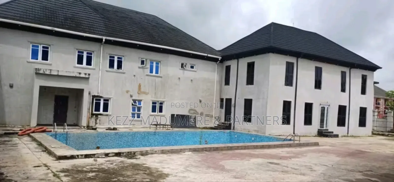 For Sale: 26 Rooms Hotel in Owerri Imo State in Owerri