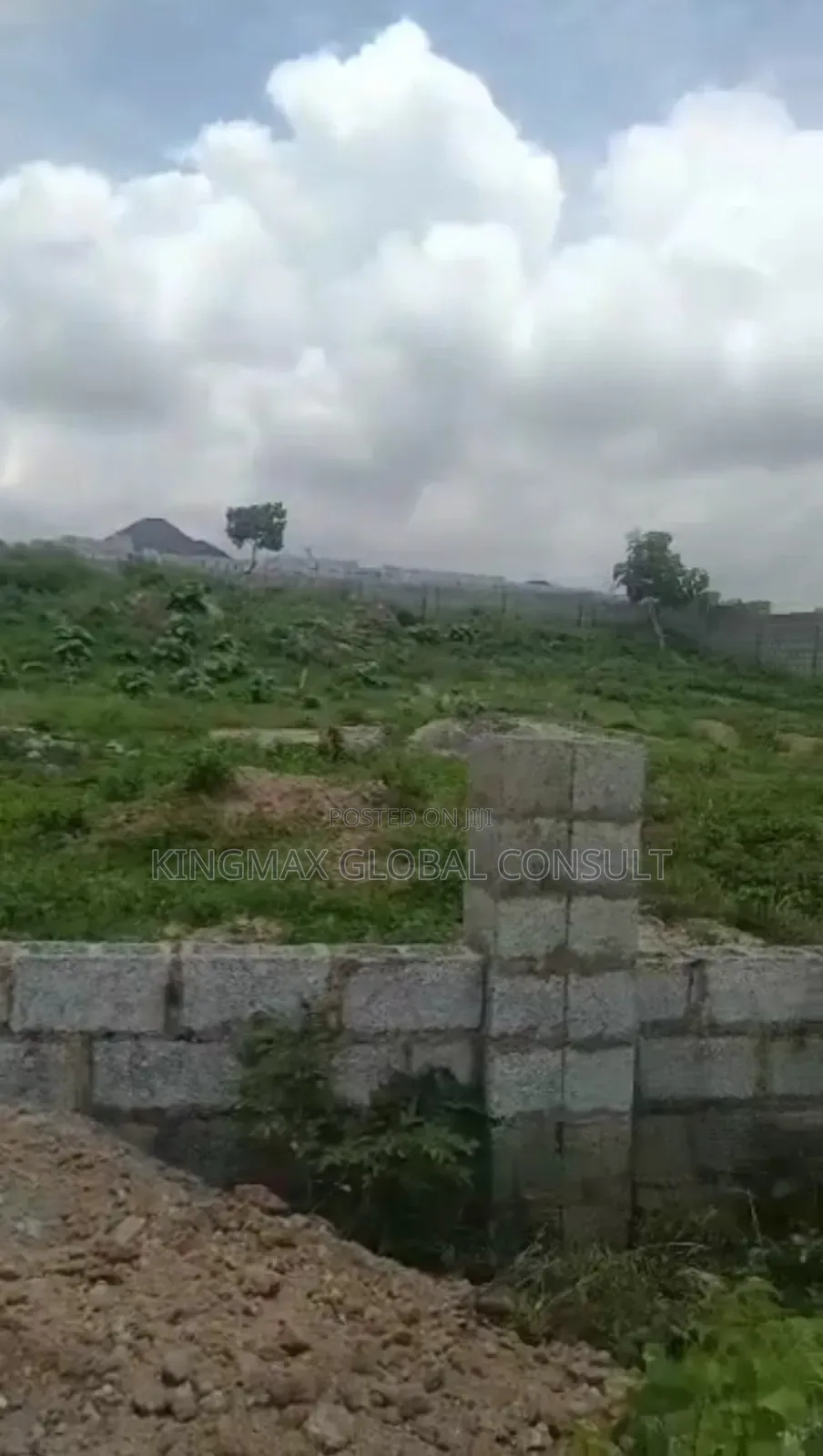 Distress Mega Property for Sale: Size: 2010sqm C of O in Guzape District
