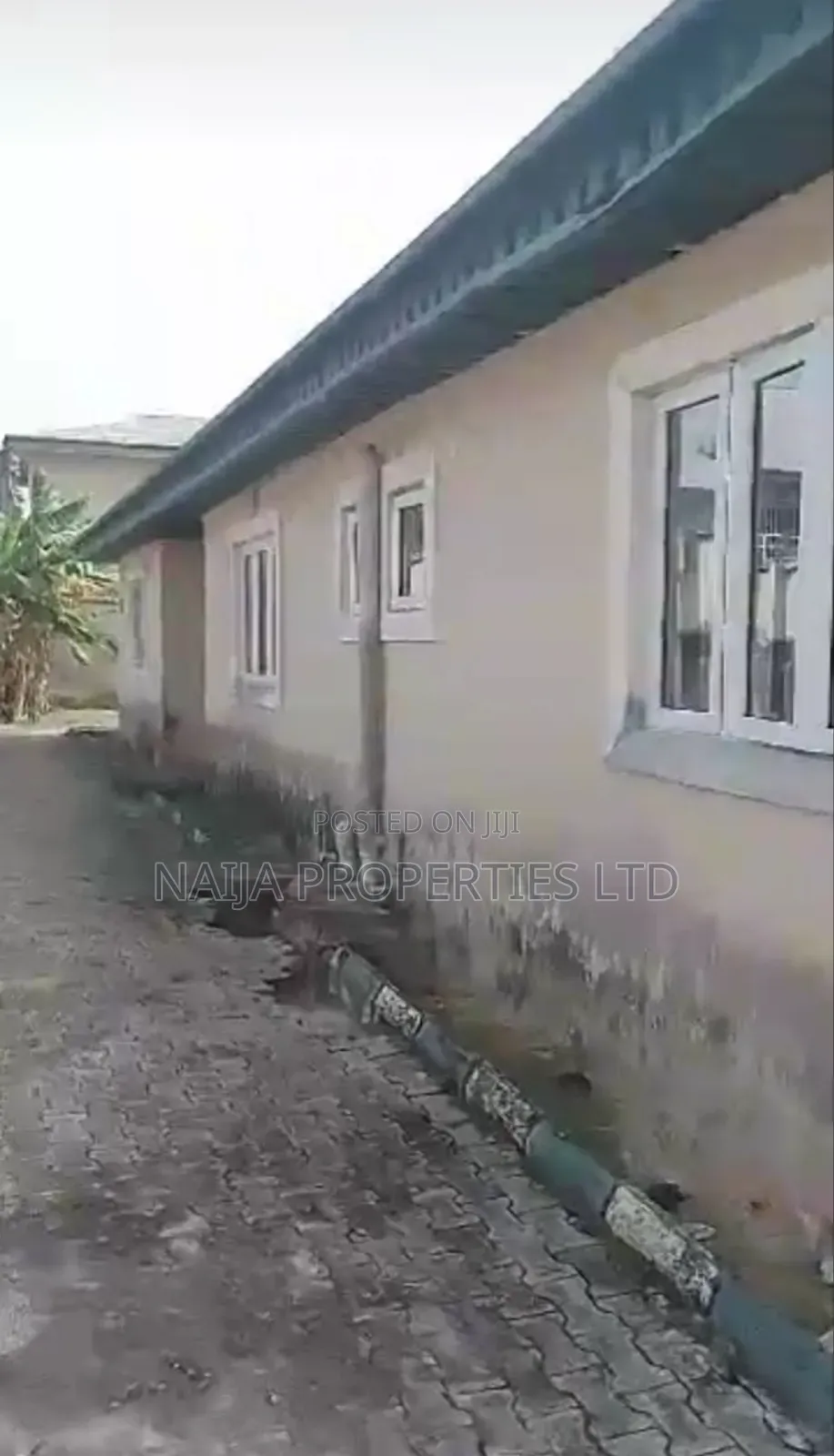 4bdrm Bungalow in Parapo, Awoyaya for sale in Awoyaya