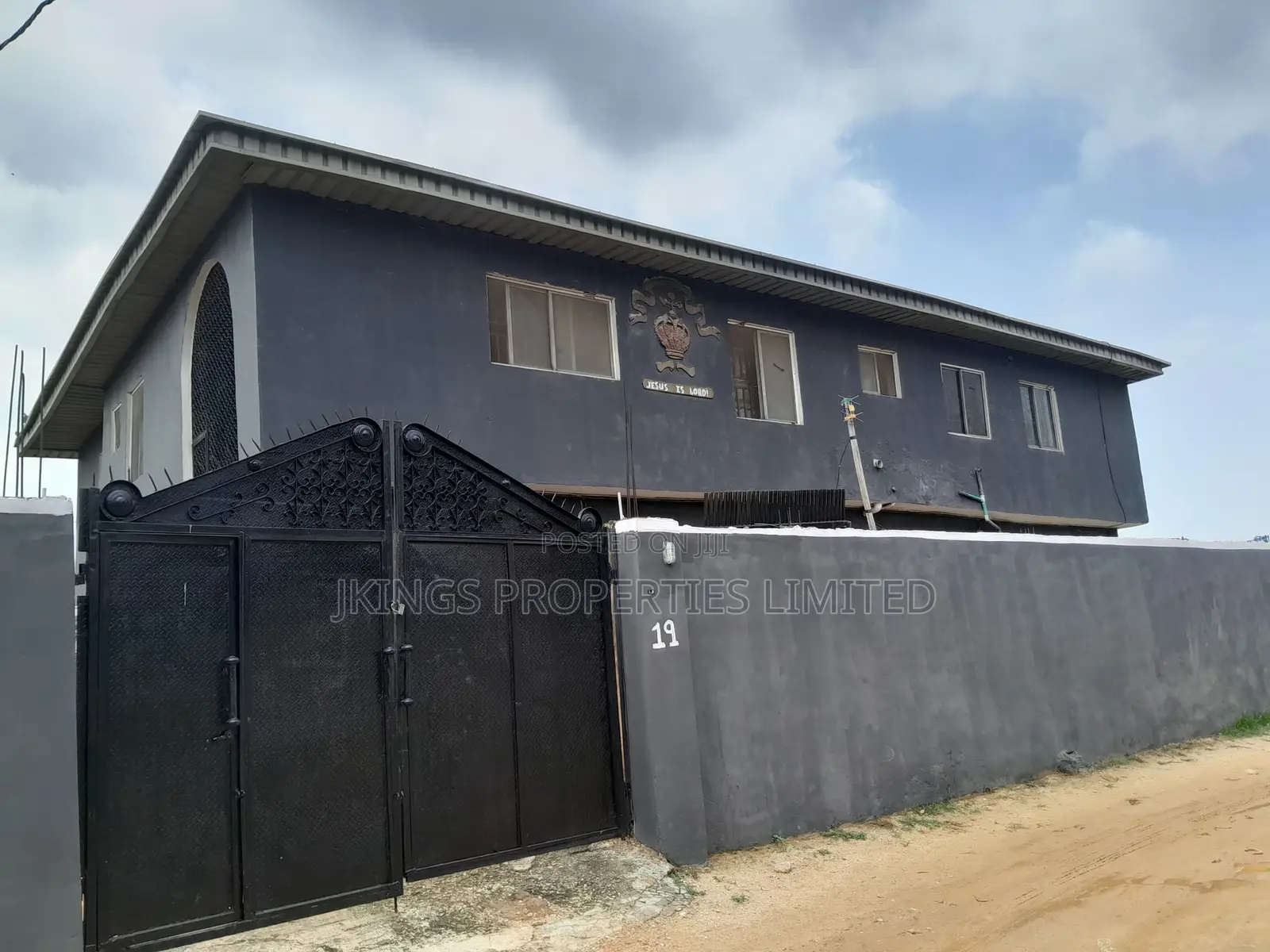 3bdrm Block of Flats in Jkings Properties, Allen Avenue for sale in Allen Avenue