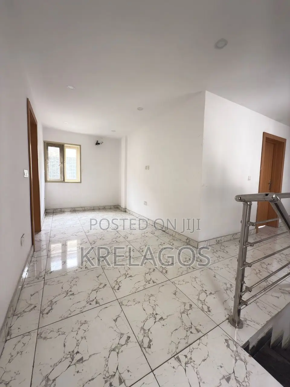 5bdrm Duplex in Idado for sale in Idado