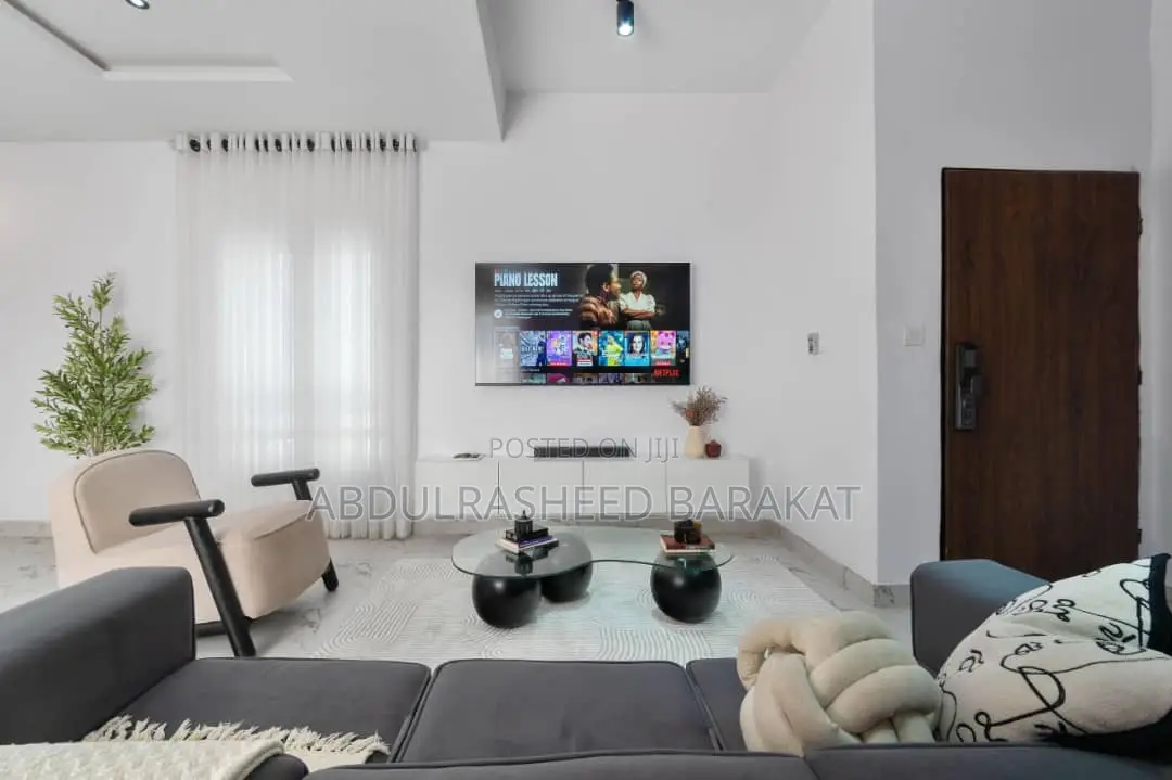 Luxury and Affordable Two Bed With City View in Ikate