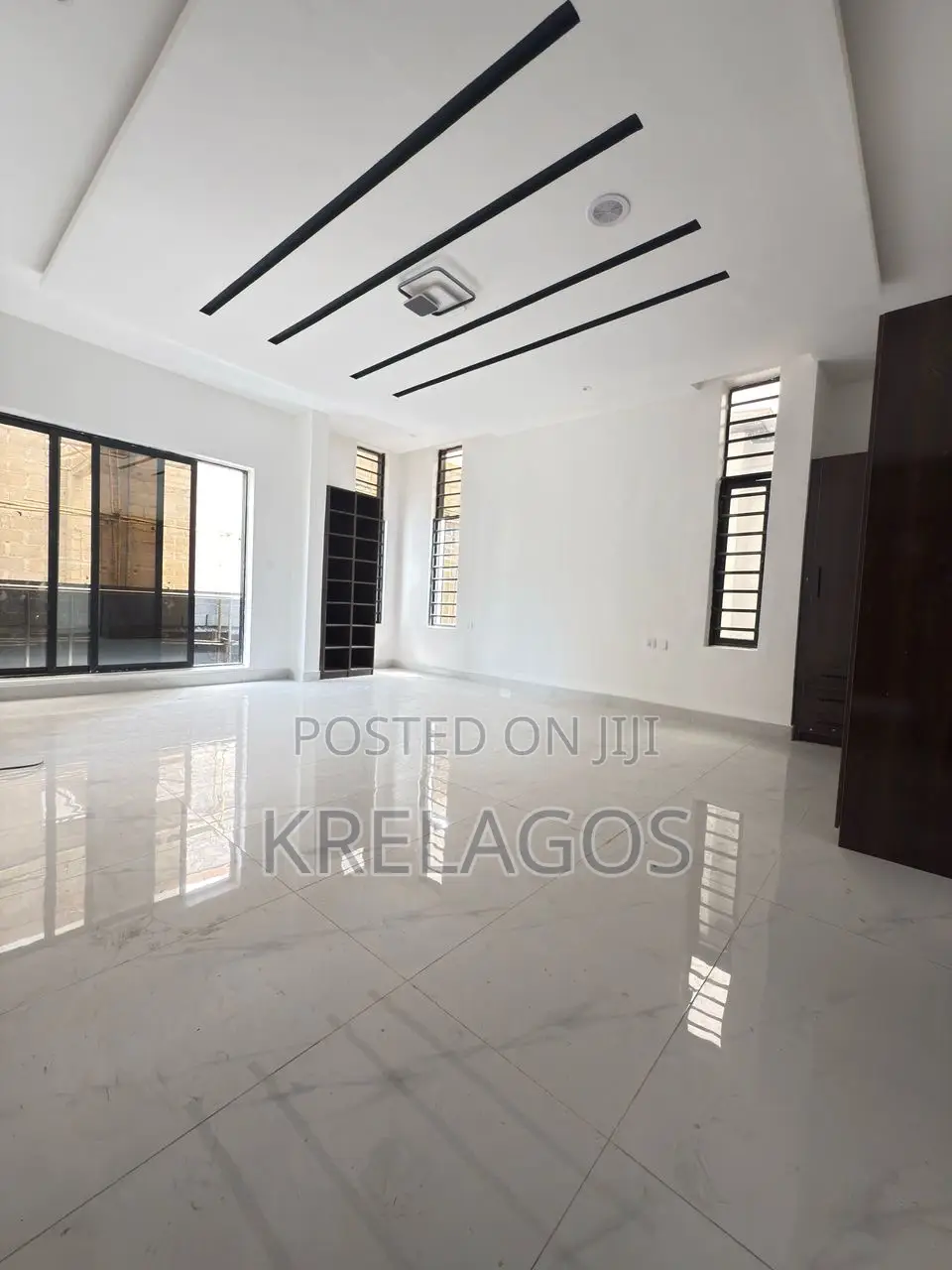 4bdrm Duplex in Chevron for sale in Chevron