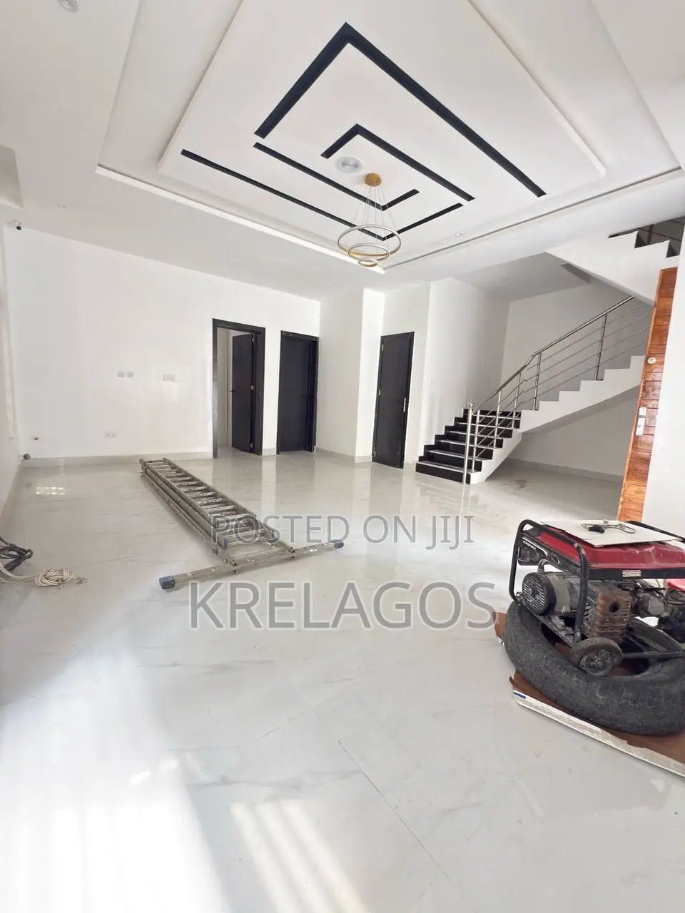 4bdrm Duplex in Chevron for sale in Chevron