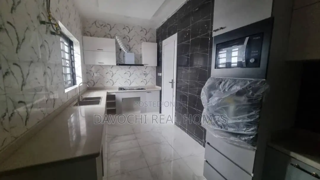4bdrm Duplex in Ikota, Gra for rent in Ikota