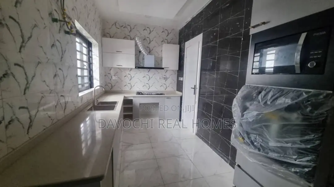 4bdrm Duplex in Ikota, Gra for rent in Ikota