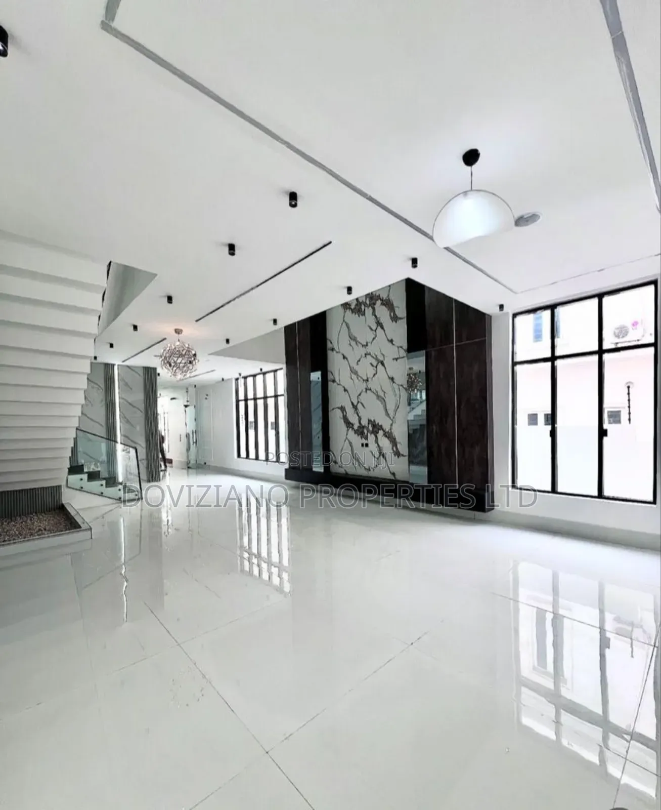 5bdrm Duplex in Chevron for sale in Chevron