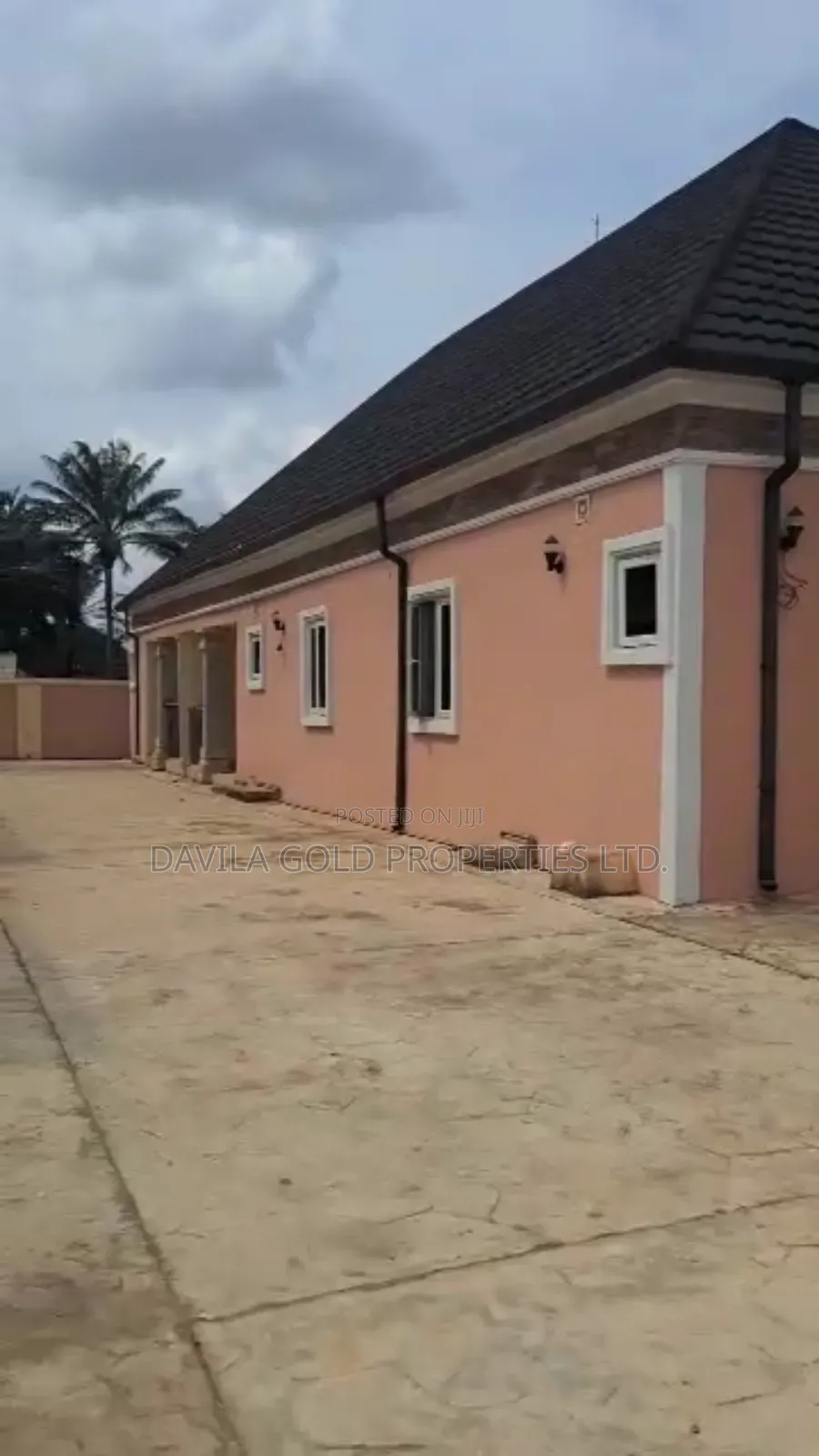 15bdrm Apartment in Benin City for sale in Benin City