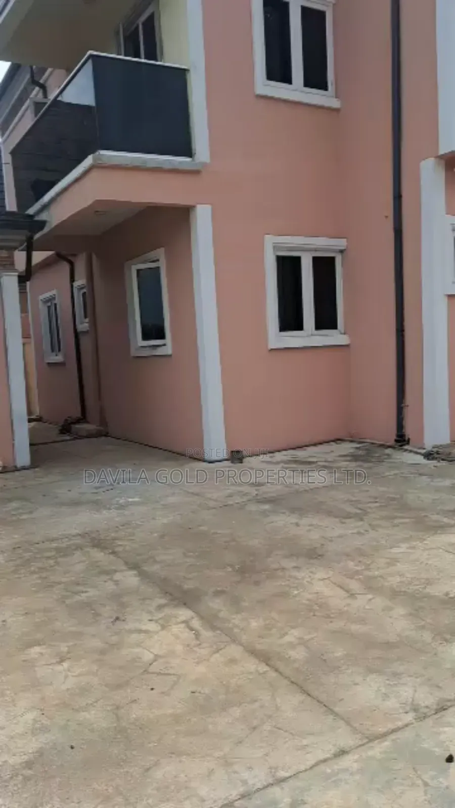 15bdrm Apartment in Benin City for sale in Benin City