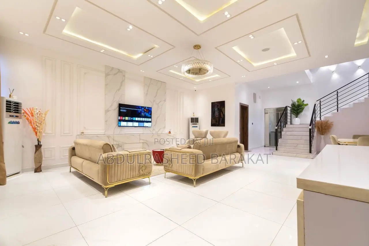 5 Bedroom Self Compound Ps5 Balcony Snooker Table Tennis Hockey Game in Ologolo