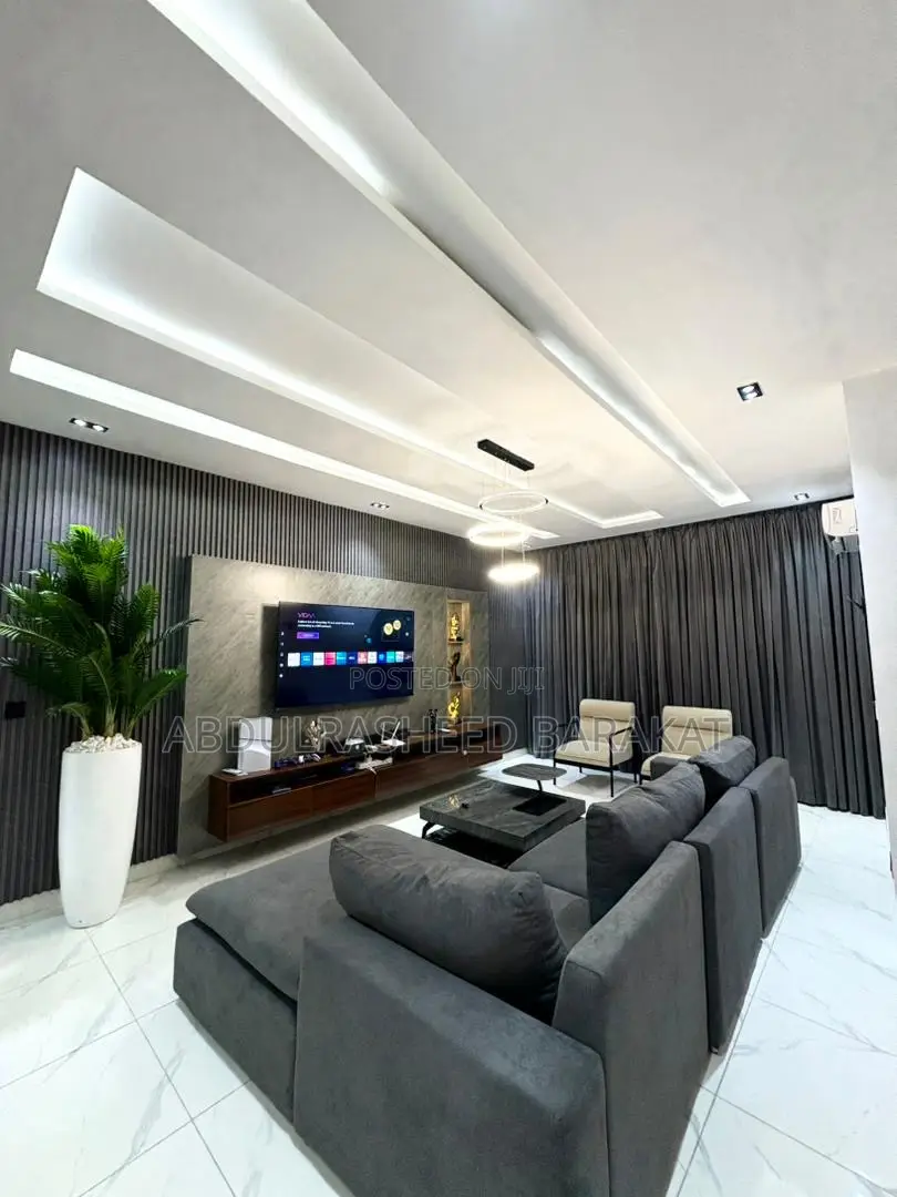 Luxury Two Bedroom Apartment With Bq Ps5 City View in Ikate