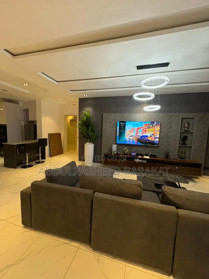 Luxury Two Bedroom Apartment With Bq Ps5 City View in Ikate