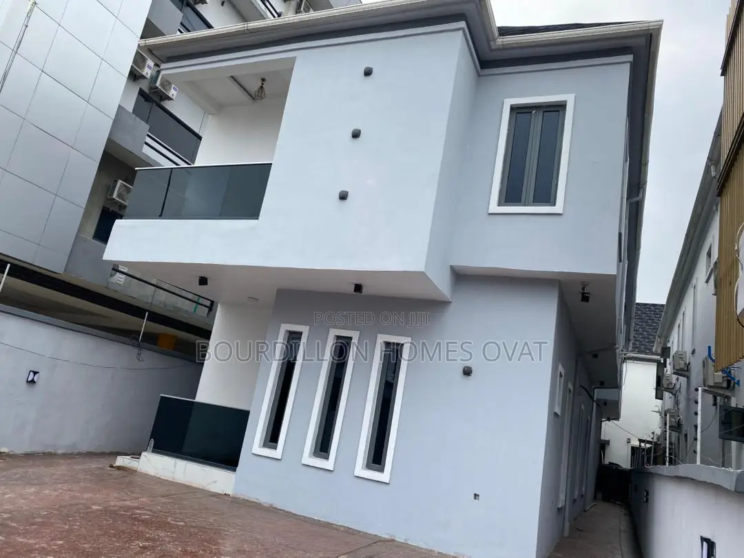 5bdrm Duplex in Ikate for sale in Ikate