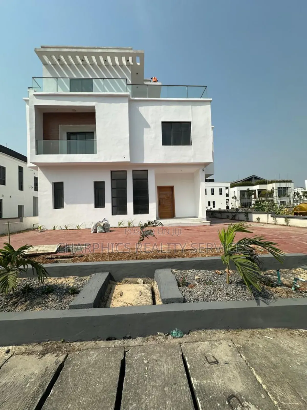 6bdrm Duplex in Ikate for sale in Ikate