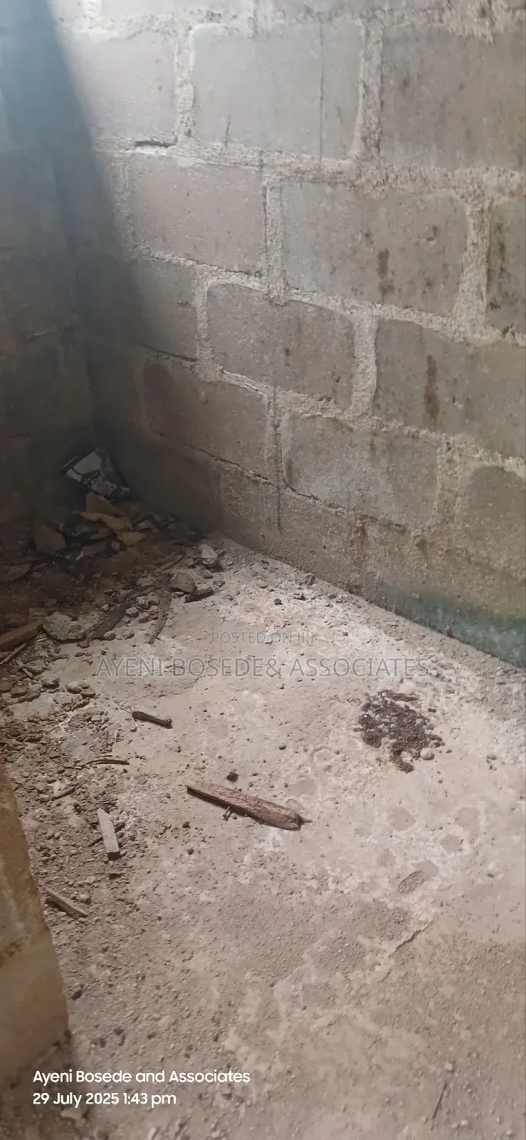 2bdrm Block of Flats in Omu Isoko, Mowe, Obafemi-Owode for sale in Obafemi-Owode