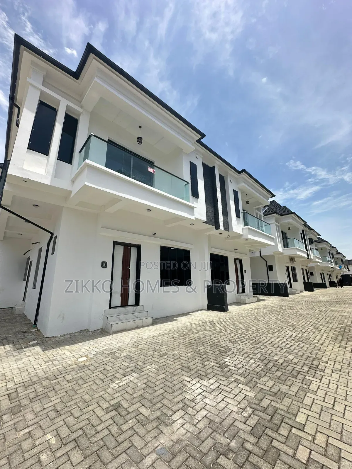 4bdrm Duplex in Ikota, Lekki for sale in Lekki