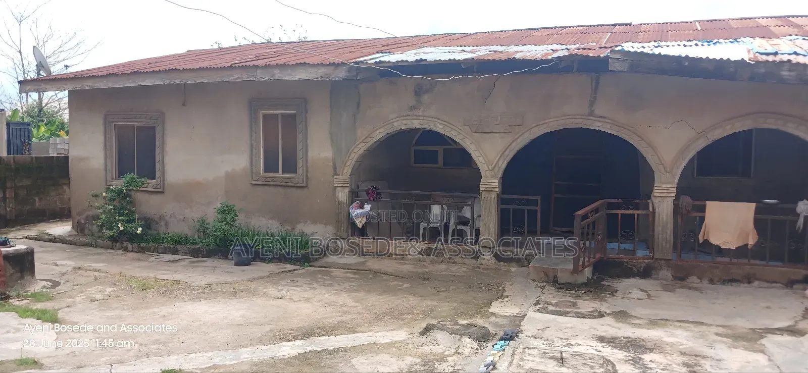 4bdrm Bungalow in Govermit Estate Mowe, Obafemi-Owode for sale in Obafemi-Owode
