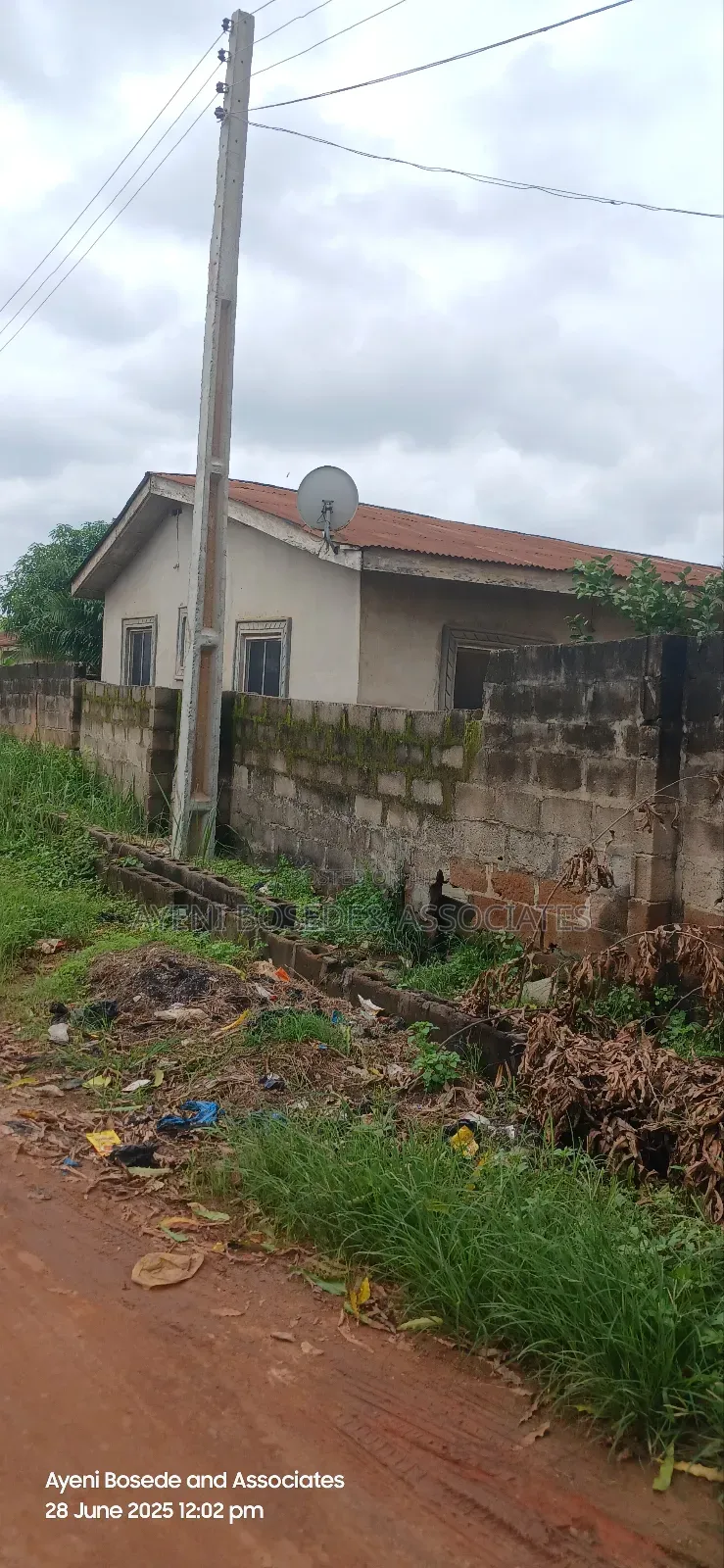 4bdrm Bungalow in Govermit Estate Mowe, Obafemi-Owode for sale in Obafemi-Owode