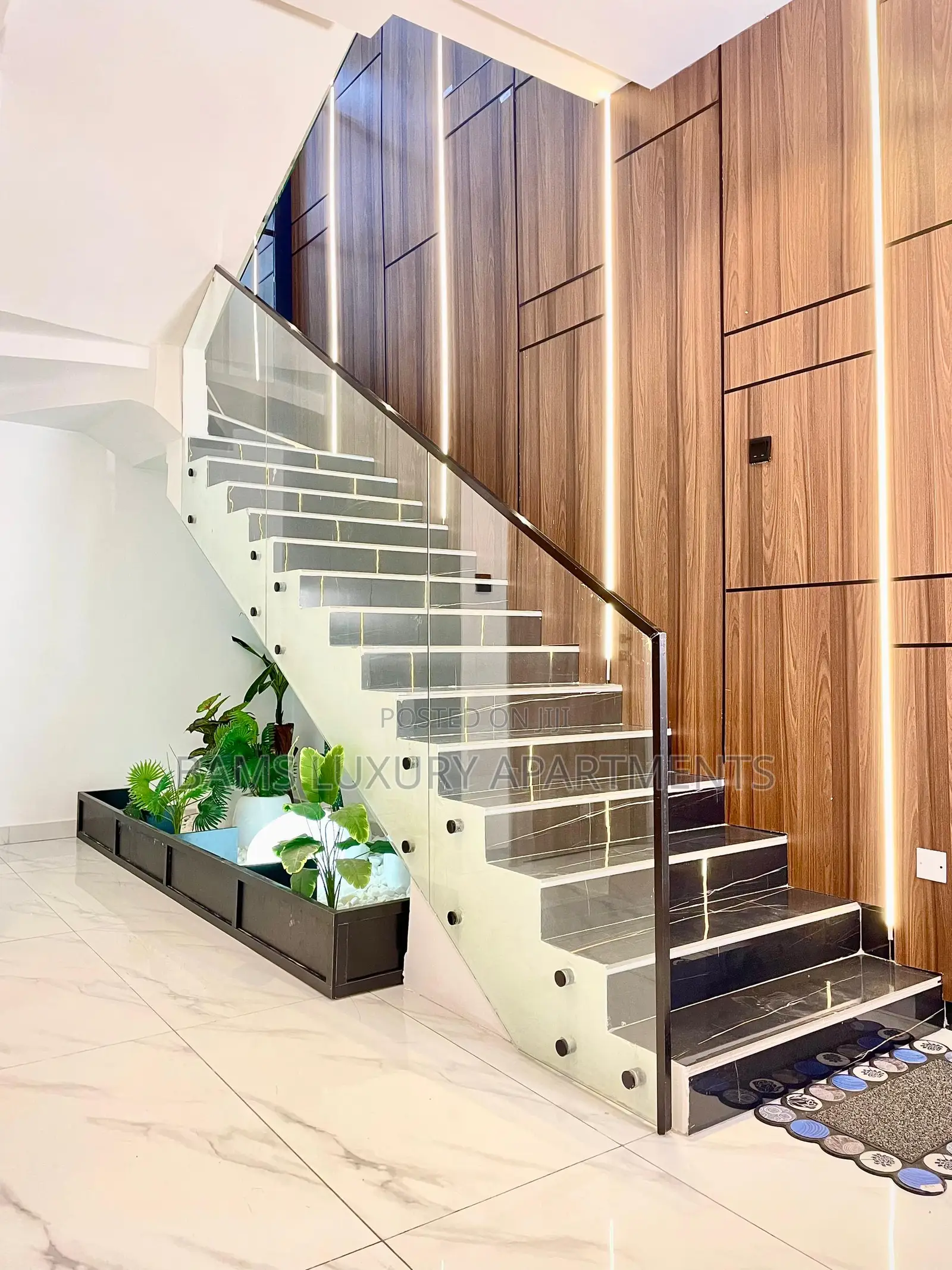 5 Beds Apartment for Stay and Party in Lekki Phase 1