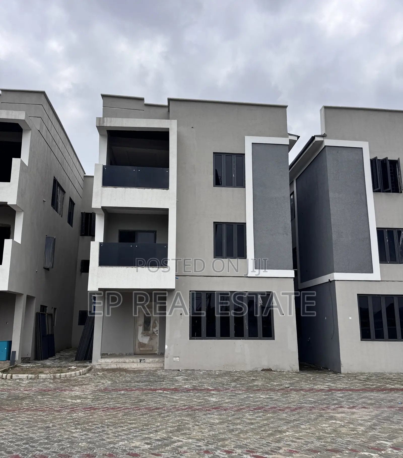5bedroom Terrace Duplex in Kado