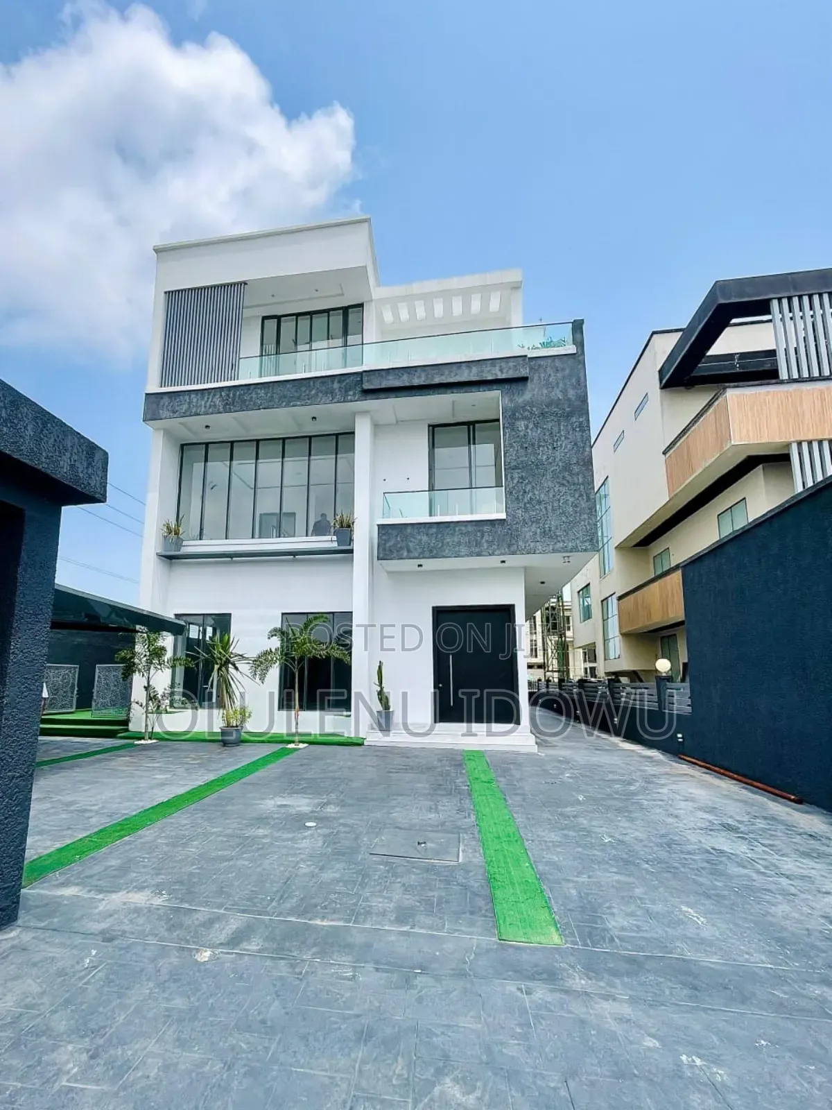 Furnished 5bdrm Duplex in Osapa london for sale in Osapa london