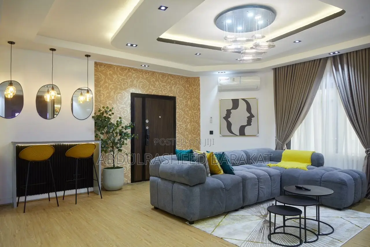 Luxury Spacious 3 Bedroom With Pool Snooker Balcony Bathtub in Victoria Island