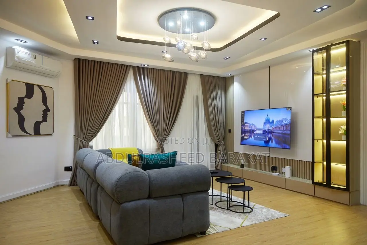 Luxury Spacious 3 Bedroom With Pool Snooker Balcony Bathtub in Victoria Island