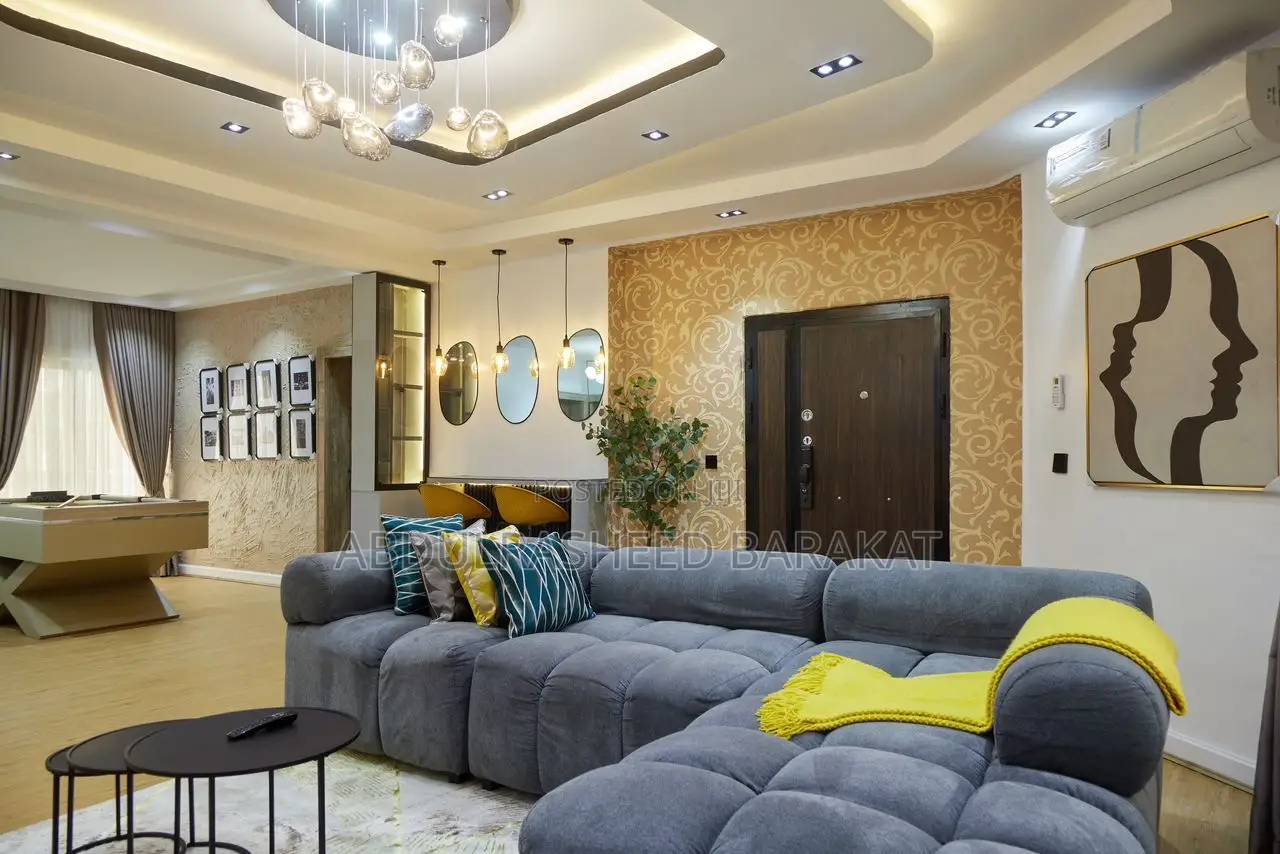 Luxury Spacious 3 Bedroom With Pool Snooker Balcony Bathtub in Victoria Island